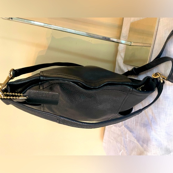 Coach Black Pebbled LeatherShoulder Bag with Adjustable crossbody strap - Picture 6 of 7